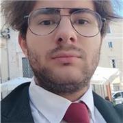 Laureato in Scienze Politiche, impartisce lezioni di Scienze umane, e italiano per stranieri. Che sia a casa mia o dell'alunno